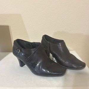 Dark chocolate brown booties